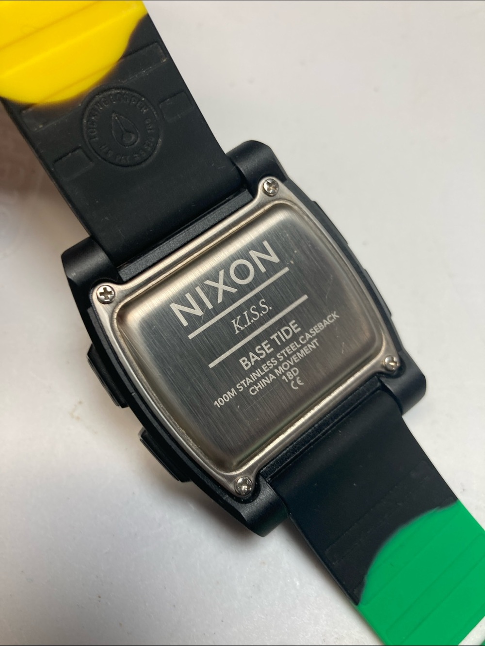 Nixon Base Tide, Rasta red green yellow color way, rare, new battery, Digital - Picture 11 of 16